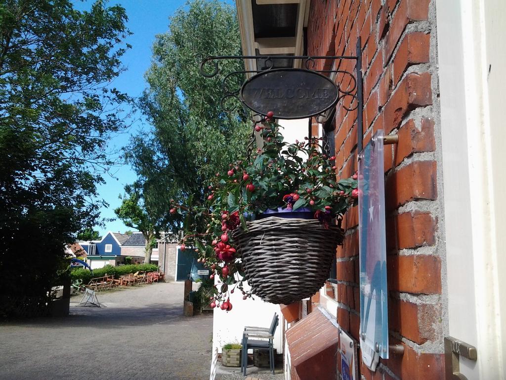 Bed & Breakfast Meinsma Moddergat Exteriör bild
